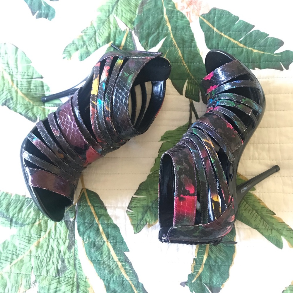 NWOT Michael Antonio Colorful Snake Print Heel